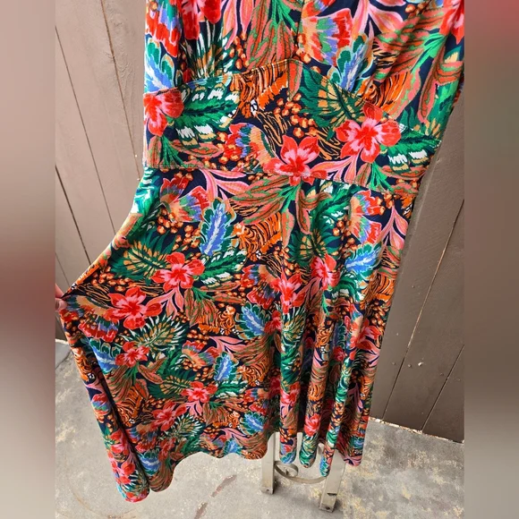Leota Vibrant Tropical Print Maxi Dress - Picture 3 of 3